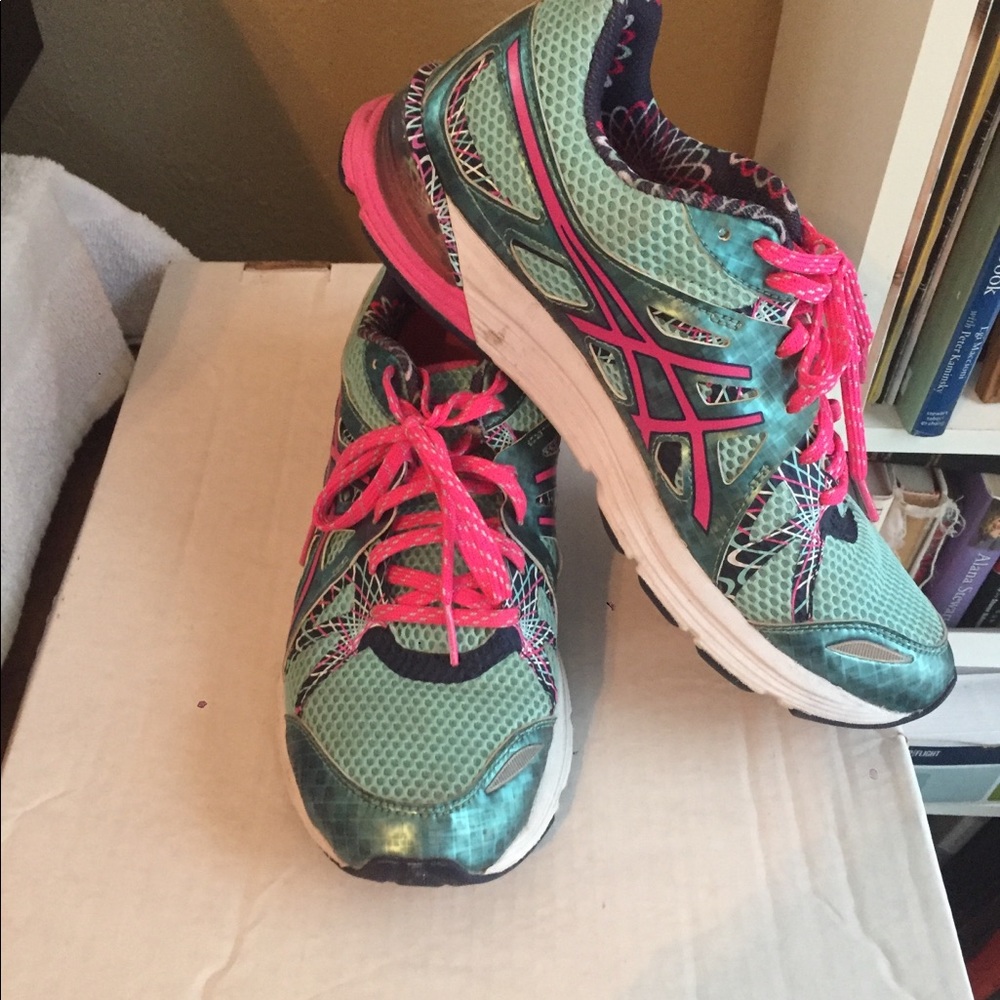 Asics 9½ - Picture 4 of 8
